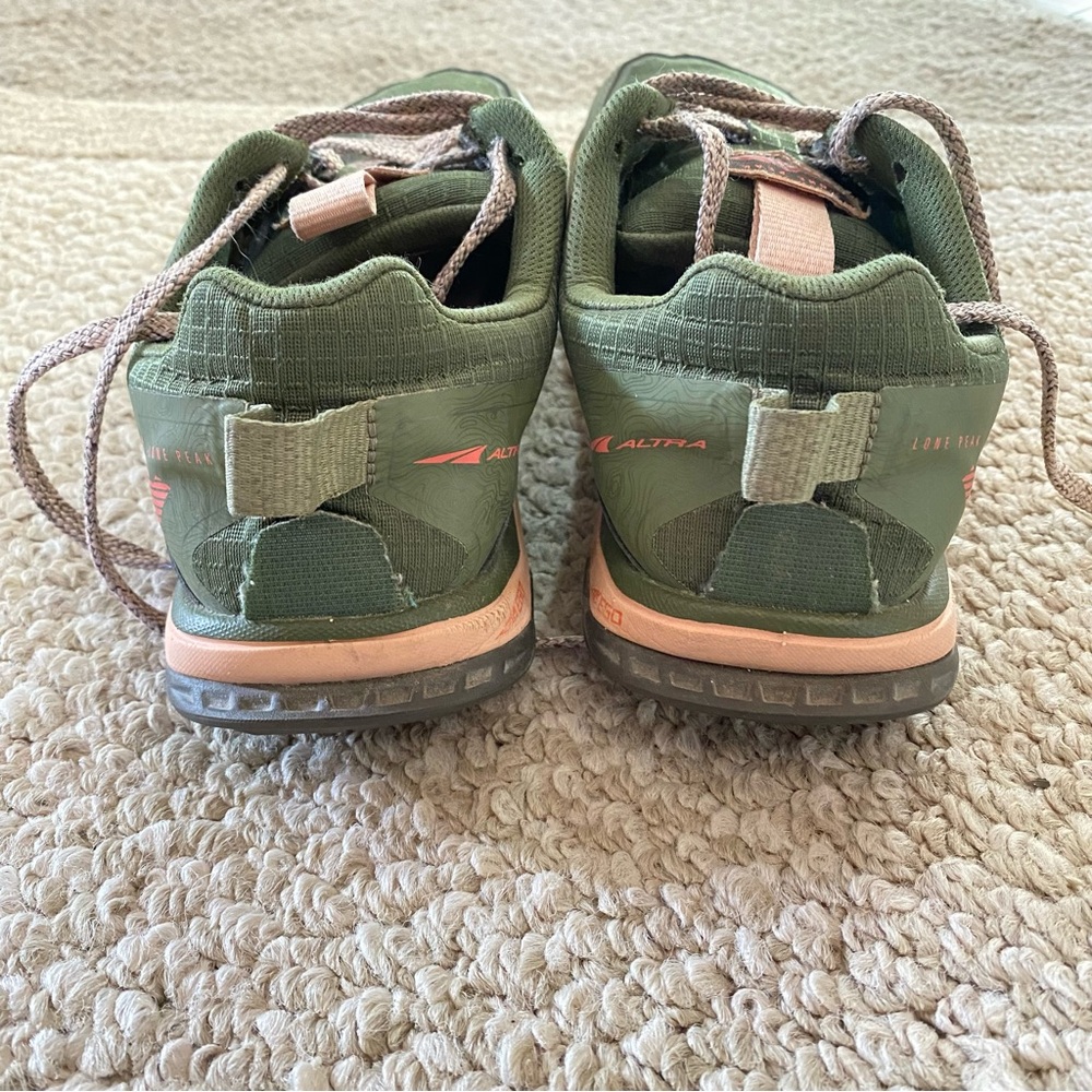 Altra Women's Lone Peak 6 Trail Running Shoe in the Dusty Olive 7.5 Hike Cabin - Picture 6 of 9